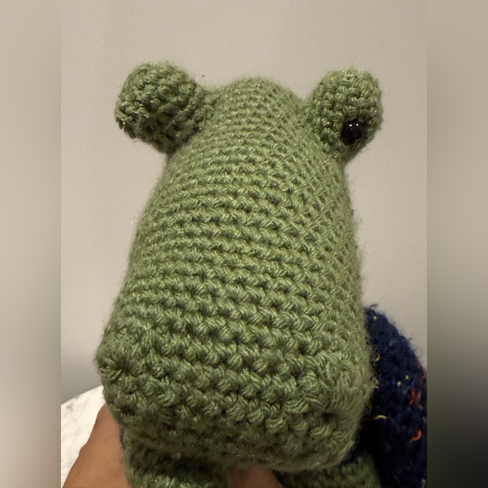 Crochet alligator missing one eye - AS IS - Picture 4 of 5